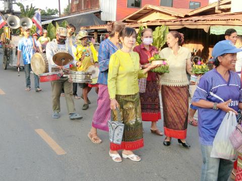 บรรยากาศประเพณีลอยกระทง