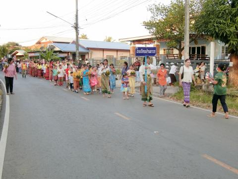 บรรยากาศประเพณีลอยกระทง