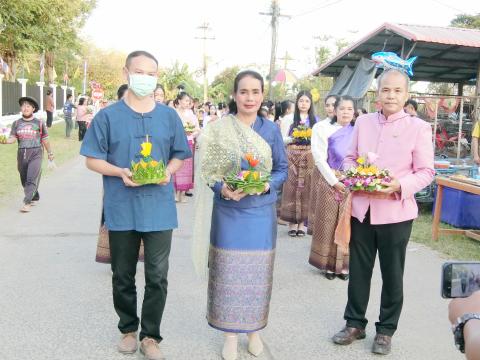 บรรยากาศประเพณีลอยกระทง