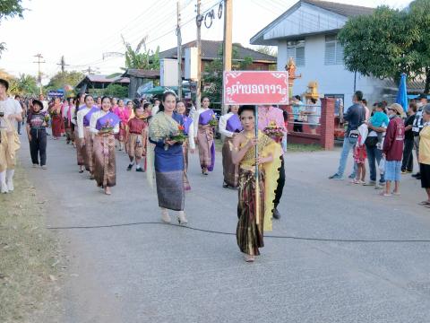 บรรยากาศประเพณีลอยกระทง