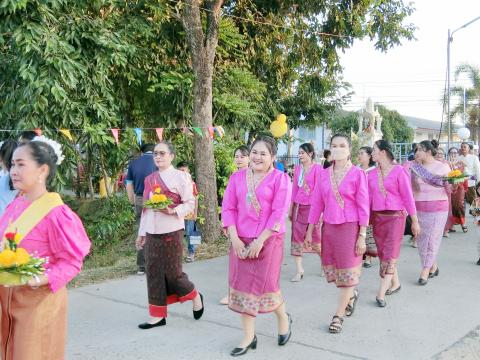 บรรยากาศประเพณีลอยกระทง