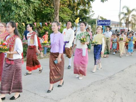 บรรยากาศประเพณีลอยกระทง