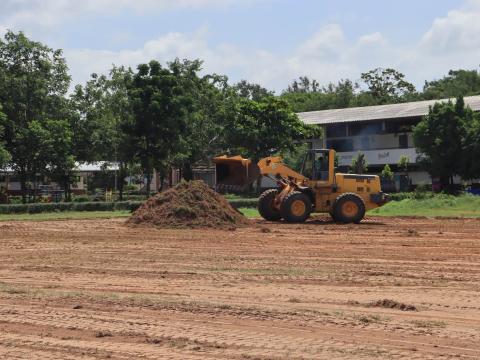 ตรวจเยี่ยมความคืบหน้าการปรับปรุงสนามฟุตบอลโรงเรียนบ้านถาวร