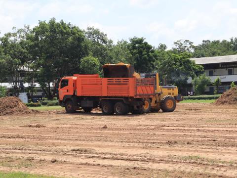 ตรวจเยี่ยมความคืบหน้าการปรับปรุงสนามฟุตบอลโรงเรียนบ้านถาวร
