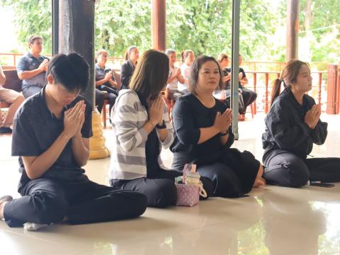 จัดกิจกรรมเจริญพระพุทธมนต์และสวดมนต์ถวายเป็นพระราชกุศล