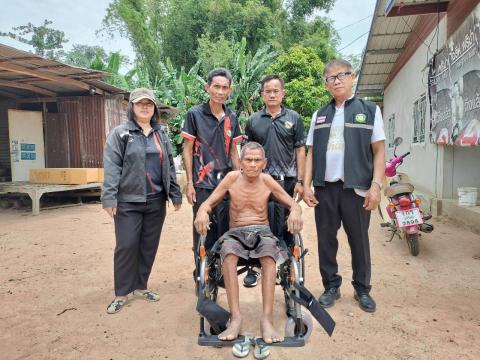 มอบรถเข็นนังสำหรับคนพิการ