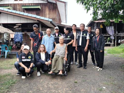 มอบรถเข็นนังสำหรับคนพิการ