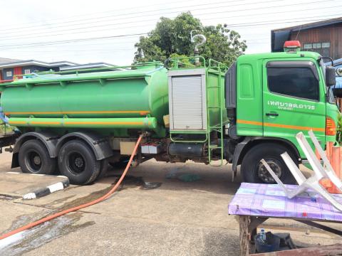 ลงพื้นที่ดำเนินการทำความสะอาดและจัดระเบียบพื้นที่ตลาดลานค้าชุมชน