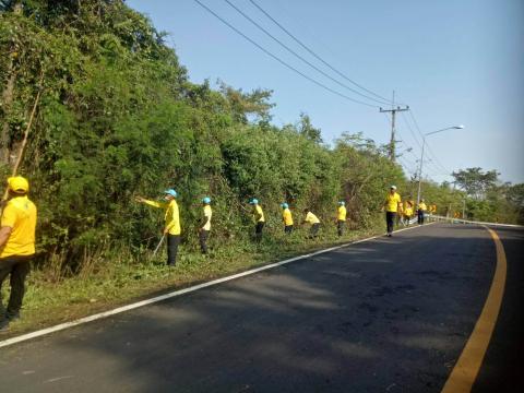 ร่วมกิจกรรมจิตอาสากับผู้นำชุมชน