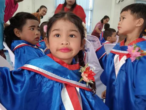 พิธีมอบวุฒิบัตรยุวบัณฑิต ศูนย์พัฒนาเด็กเล็กเทศบาลตำบลถาวร ประจำปีการศึกษา 2565