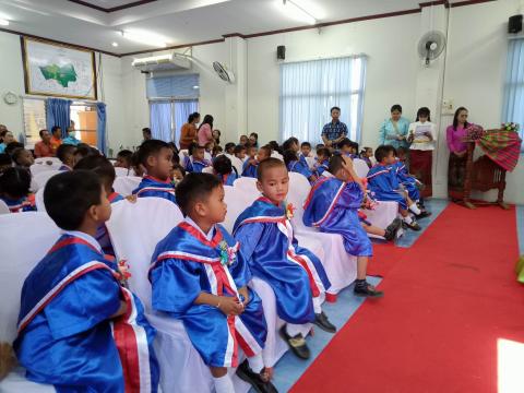 พิธีมอบวุฒิบัตรยุวบัณฑิต ศูนย์พัฒนาเด็กเล็กเทศบาลตำบลถาวร ประจำปีการศึกษา 2565