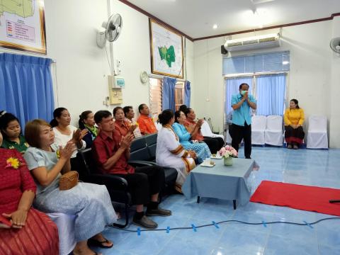 พิธีมอบวุฒิบัตรยุวบัณฑิต ศูนย์พัฒนาเด็กเล็กเทศบาลตำบลถาวร ประจำปีการศึกษา 2565