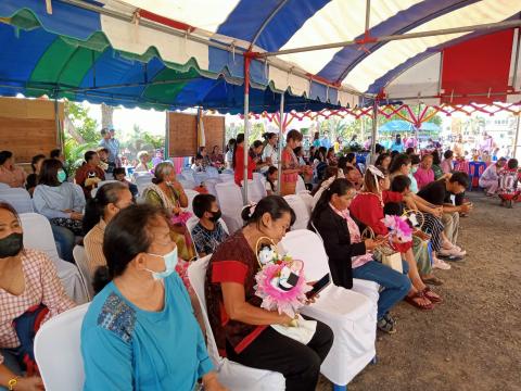 พิธีมอบวุฒิบัตรยุวบัณฑิต ศูนย์พัฒนาเด็กเล็กเทศบาลตำบลถาวร ประจำปีการศึกษา 2565