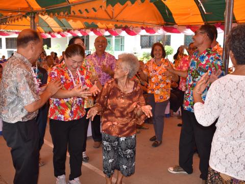 โครงการส่งเสริมเทศกาลประเพณี วันสงกรานต์ และรดน้ำดำหัวผู้สูงอายุ ประจำปี 2566