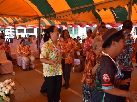 โครงการส่งเสริมเทศกาลประเพณี วันสงกรานต์ และรดน้ำดำหัวผู้สูงอายุ ประจำปี 2566