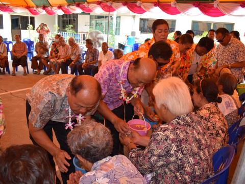 โครงการส่งเสริมเทศกาลประเพณี วันสงกรานต์ และรดน้ำดำหัวผู้สูงอายุ ประจำปี 2566