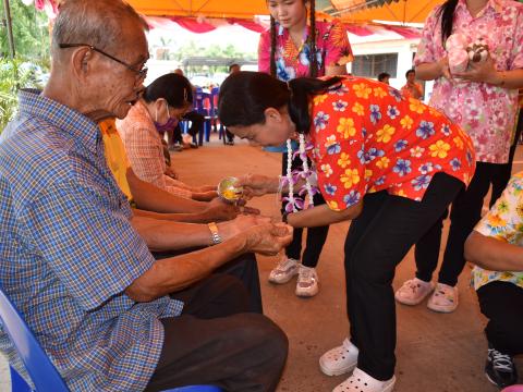 โครงการส่งเสริมเทศกาลประเพณี วันสงกรานต์ และรดน้ำดำหัวผู้สูงอายุ ประจำปี 2566