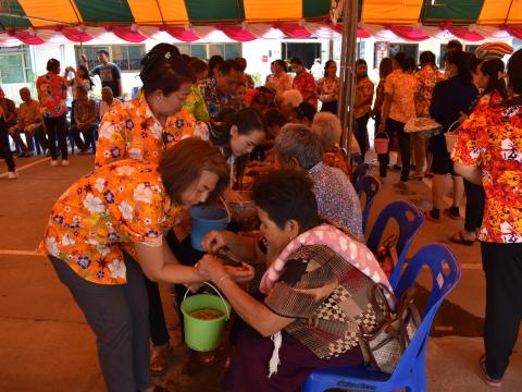 โครงการส่งเสริมเทศกาลประเพณี วันสงกรานต์ และรดน้ำดำหัวผู้สูงอายุ ประจำปี 2566