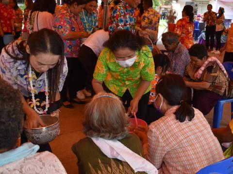 โครงการส่งเสริมเทศกาลประเพณี วันสงกรานต์ และรดน้ำดำหัวผู้สูงอายุ ประจำปี 2566