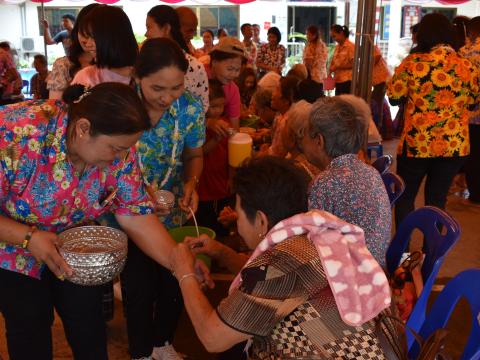 โครงการส่งเสริมเทศกาลประเพณี วันสงกรานต์ และรดน้ำดำหัวผู้สูงอายุ ประจำปี 2566