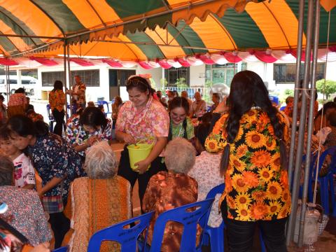 โครงการส่งเสริมเทศกาลประเพณี วันสงกรานต์ และรดน้ำดำหัวผู้สูงอายุ ประจำปี 2566