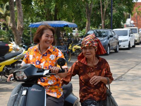 โครงการส่งเสริมเทศกาลประเพณี วันสงกรานต์ และรดน้ำดำหัวผู้สูงอายุ ประจำปี 2566