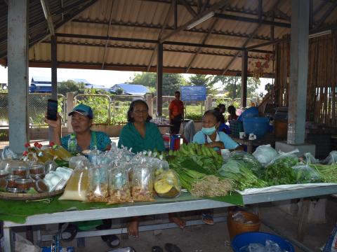 ภาพบรรยากาศงานเปิดตลาดนัดท้องถิ่นสีเขียว