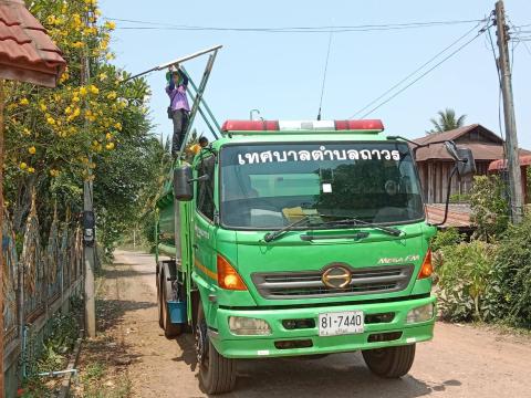 ซ่อมไฟฟ้าส่องสว่างในพื้นที่ หมู่ 5 และหมู่ที่ 11