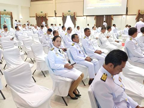 เข้าร่วมพิธีรับพระราชทานพระบรมฉายาลักษณ์