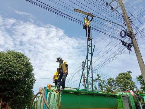 ซ่อมไฟฟ้าส่องสว่าง หมู่ที่ 6