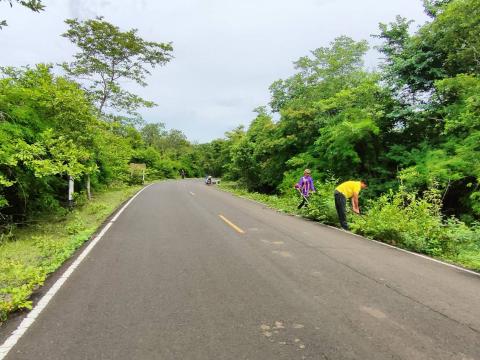 ปรับภูมิทัศน์ถนนเส้นทางระหว่าง บ้านถาวร - โคกสำราญ