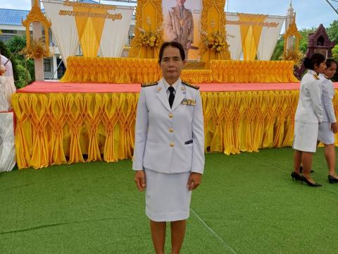 พิธีทำบุญตักบาตรข้าวสารอาหารแห้งแด่พระภิกษุสงฆ์