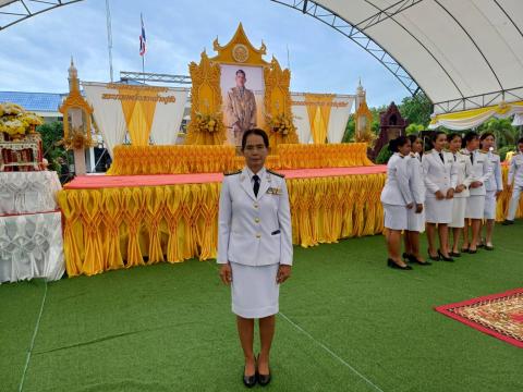 พิธีทำบุญตักบาตรข้าวสารอาหารแห้งแด่พระภิกษุสงฆ์