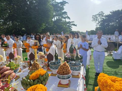 ร่วมพิธีบวงสรวงสิ่งศักดิ์สิทธิ ณ เขาพนมรุ้