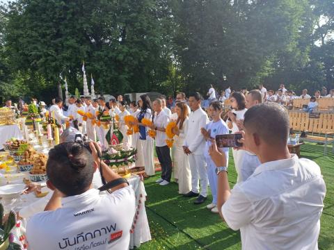 ร่วมพิธีบวงสรวงสิ่งศักดิ์สิทธิ ณ เขาพนมรุ้