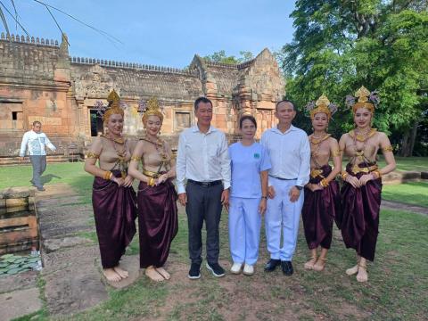 ร่วมพิธีบวงสรวงสิ่งศักดิ์สิทธิ ณ เขาพนมรุ้