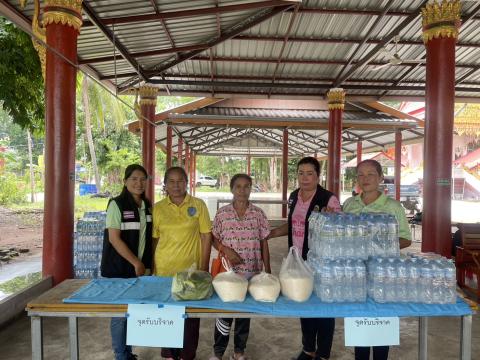 ศูนย์พักพิงผู้ประสบภัยวัดนิคมเขต วันที่สอง
