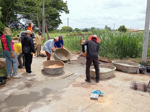 ซ่อมแซม ถนนชำรุด ในชุมชน